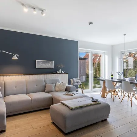 Holiday home Lovely&cool Stil-haus Fehmarn
